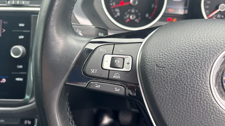 Volkswagen Tiguan 1.4 TSi 125 SE Nav 5dr Petrol Estate